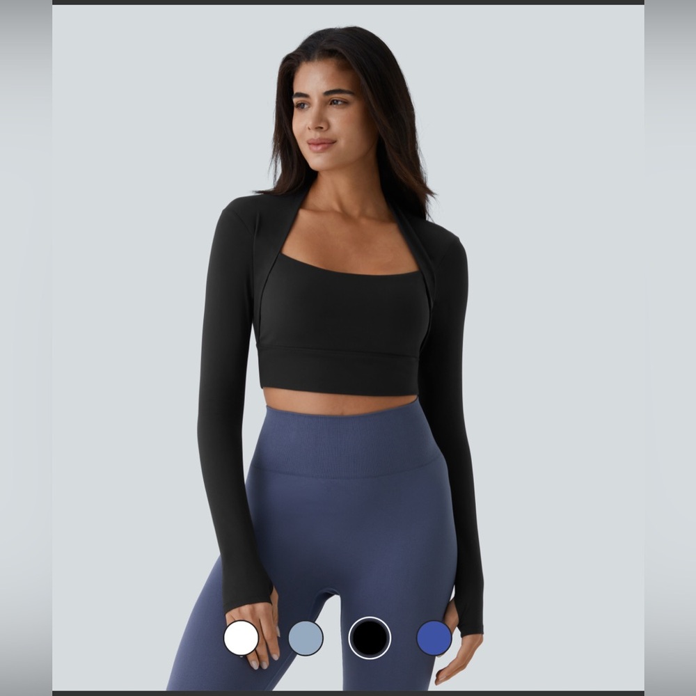 NWT! HALARA black long sleeved yoga top with thumbholes! Size Medium NWT! 🖤🖤🖤